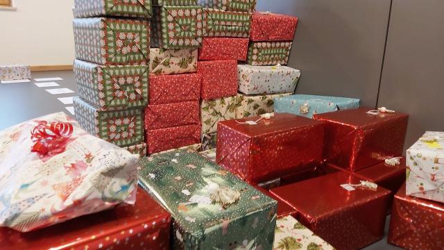Liebevoll gepackte Weihnachtsgeschenke wird es auch 2021 in Duderstadt wieder für Kinder und ältere Menschen geben. | Archivbild: Isabel Lubojanski
