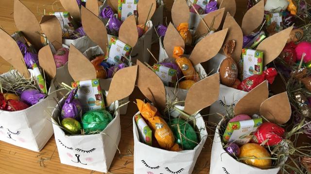 Die Katholische Hochschulgemeinde Göttingen (khg) bastelte Osternester und sammelte Osterbriefe, beides wurde von der Caritas-Sozialstation Göttingen / Gleichen an Alleinlebende weitergeschenkt. | Foto: Daniela Ramb / khg Die Katholische Hochschulgemeinde Göttingen (khg) bastelte Osternester und sammelte Osterbriefe, beides wurde von der Caritas-Sozialstation Göttingen / Gleichen an Alleinlebende weitergeschenkt. | Foto: Daniela Ramb / khg