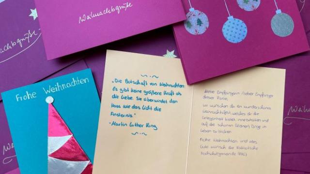 Handschriftliche Grüße verbreiten Weihnachtsfreude. | Foto: Daniela Ramb / khg Handschriftliche Grüße verbreiten Weihnachtsfreude. | Foto: Daniela Ramb / khg