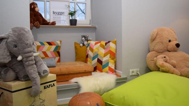 Die ehemalige Kaplanswohnung im Haus St. Georg wurde für das FamilySchooling neu eingerichtet und soll beim gemeinsamen Lernen auch Geborgenheit vermitteln. | Foto: Broermann / cps Die ehemalige Kaplanswohnung im Haus St. Georg wurde für das FamilySchooling neu eingerichtet und soll beim gemeinsamen Lernen auch Geborgenheit vermitteln. | Foto: Broermann / cps