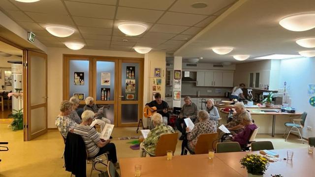 Endlich wieder gemütlich beisammen sein, gemeinsam etwas erleben und schöne Erinnerungen sammeln: Für die Gäste der Carena-Betreuungsgruppe ist ab sofort der Mittwoch fest im Kalender eingeplant. | Foto: Simone Lojda / Caritas Endlich wieder gemütlich beisammen sein, gemeinsam etwas erleben und schöne Erinnerungen sammeln: Für die Gäste der Carena-Betreuungsgruppe ist ab sofort der Mittwoch fest im Kalender eingeplant. | Foto: Simone Lojda / Caritas