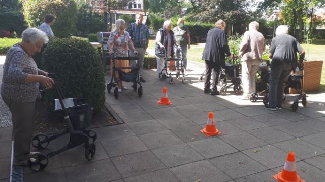 ... dann die Praxis. ... dann die Praxis.