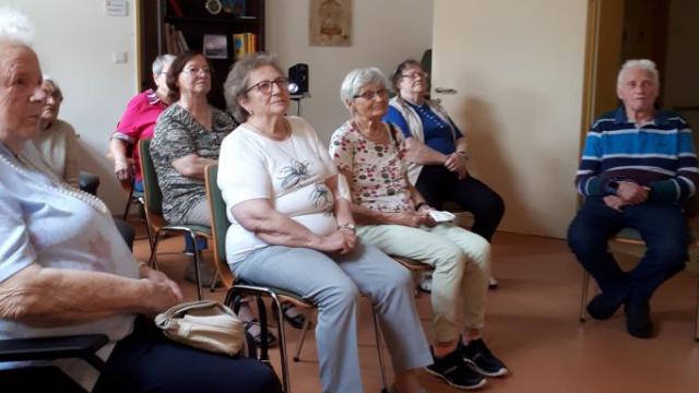 Aufmerksam hörten die Tagesgäste dem Vortrag zu. | Foto: Jünemann / Caritas Aufmerksam hörten die Tagesgäste dem Vortrag zu. | Foto: Jünemann / Caritas