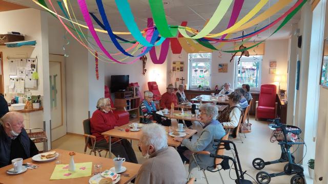 Weiberfastnacht in der Tagespflege Duderstadt | Foto: Caritas Südniedersachsen Weiberfastnacht in der Tagespflege Duderstadt | Foto: Caritas Südniedersachsen