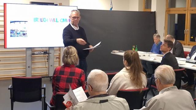 Dechant Wigbert Schwarze eröffnet die Mitgliederversammlung. | Foto: Johannes Broermann / cps Dechant Wigbert Schwarze eröffnet die Mitgliederversammlung. | Foto: Johannes Broermann / cps