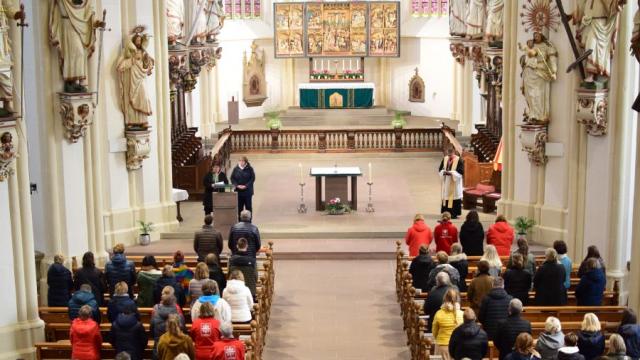 Der Elisabethtag begann mit einer Andacht in der Basilika St. Cyriakus. | Foto: Johannes Broermann Der Elisabethtag begann mit einer Andacht in der Basilika St. Cyriakus. | Foto: Johannes Broermann