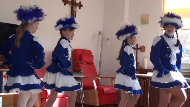 Die Mingeröder Kindergarde zeigte ihr Können in der Caritas-Tagespflege. | Foto: Caritas Die Mingeröder Kindergarde zeigte ihr Können in der Caritas-Tagespflege. | Foto: Caritas