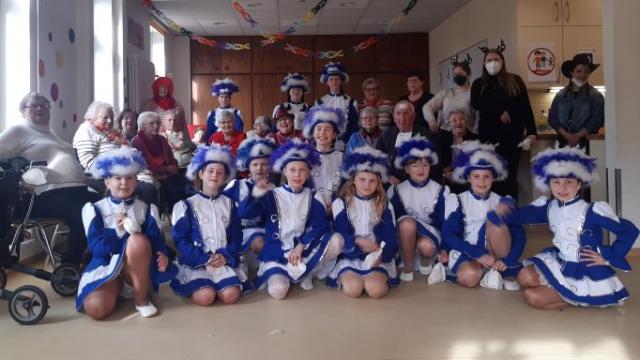 Die Mingeröder Kindergarde zeigte ihr Können in der Caritas-Tagespflege. | Foto: Caritas Die Mingeröder Kindergarde zeigte ihr Können in der Caritas-Tagespflege. | Foto: Caritas