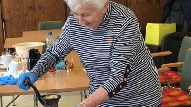 Backen und Basteln in der Tagespflege Duderstadt. | Foto: Caritas Backen und Basteln in der Tagespflege Duderstadt. | Foto: Caritas