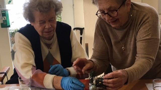 Backen und Basteln in der Tagespflege Duderstadt. | Foto: Caritas Backen und Basteln in der Tagespflege Duderstadt. | Foto: Caritas