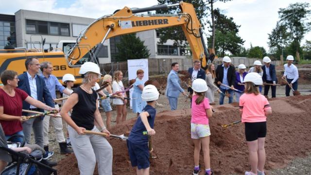 Spatenstich für den Anbau des Schulzentrums Auf der Klappe in Duderstadt. | Foto: Johannes Broermann / cps Spatenstich für den Anbau des Schulzentrums Auf der Klappe in Duderstadt. | Foto: Johannes Broermann / cps