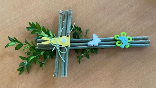 In unserer Tagespflege wurden Palmkreuze aus Naturmaterialien gebastelt. In unserer Tagespflege wurden Palmkreuze aus Naturmaterialien gebastelt.