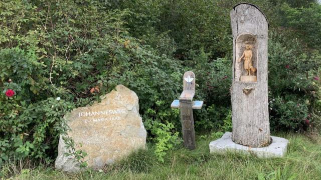 Die Reisegruppe pilgerte an einem Tag auch über einen Teil des 84 Kilometer langen Johannesweg im Mühlviertel. | Foto: Caritas Die Reisegruppe pilgerte an einem Tag auch über einen Teil des 84 Kilometer langen Johannesweg im Mühlviertel. | Foto: Caritas