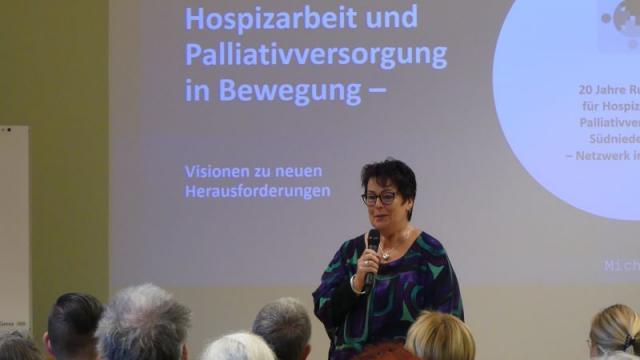 Christiane Koch spricht zu den Gästen der Festveranstaltung. | Foto: Torben Gebert Christiane Koch spricht zu den Gästen der Festveranstaltung. | Foto: Torben Gebert