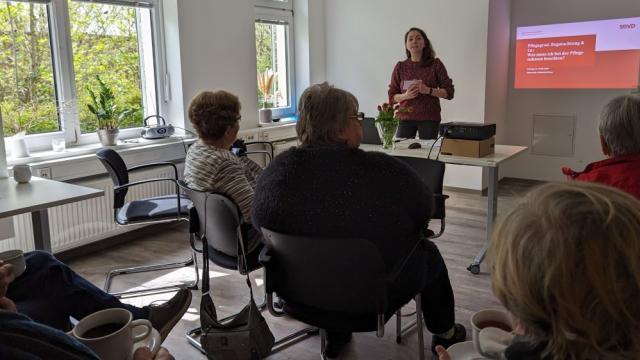 SoVD-Sozialberaterin Kimberly Maus informierte zu Themen rund um die Pflege in der Caritas-Anlaufstelle Rittmarshausen. | Foto: Caritas SoVD-Sozialberaterin Kimberly Maus informierte zu Themen rund um die Pflege in der Caritas-Anlaufstelle Rittmarshausen. | Foto: Caritas