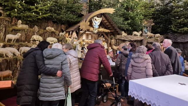 Die Tagespflege Duderstadt besichtigte die Krippe in der Pfarrkirche St. Laurentius in Gieboldehausen. | Foto: Caritas Die Tagespflege Duderstadt besichtigte die Krippe in der Pfarrkirche St. Laurentius in Gieboldehausen. | Foto: Caritas
