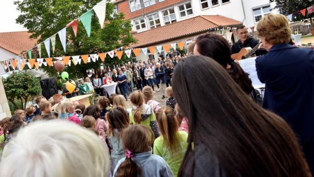 Rund 100 geladene Gäste kamen zur Eröffnung in den Inklusiven Campus Duderstadt. | Foto: Blank Rund 100 geladene Gäste kamen zur Eröffnung in den Inklusiven Campus Duderstadt. | Foto: Blank