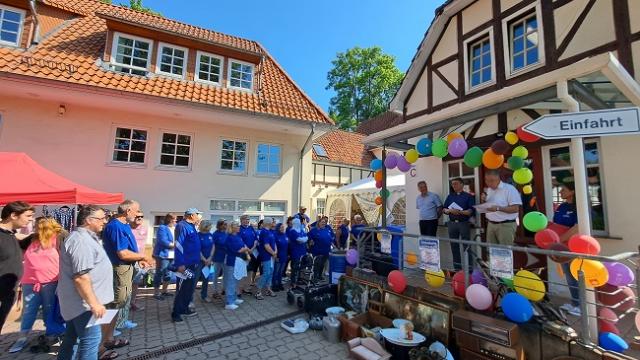 40 Ehrenamtliche engagieren sich derzeit beim FAIRKAUF-Laden. Ohne sie würde der Laden nicht laufen.| Foto: Hartnack/Caritas 40 Ehrenamtliche engagieren sich derzeit beim FAIRKAUF-Laden. Ohne sie würde der Laden nicht laufen| Foto: Hartnack/Caritas