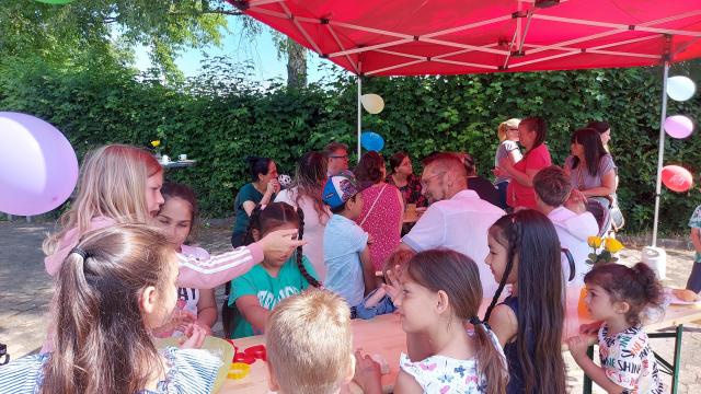 Zum gemeinsamen Frühstück mit Bürgermeister Feike, trugen alle etwas mit bei | Foto: Caritas