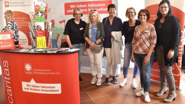Das Team der Caritas Südniedersachsen freut sich auf interessierte Gäste. | Foto: Iris Blank / kpvd Das Team der Caritas Südniedersachsen freut sich auf interessierte Gäste. | Foto: Iris Blank / kpvd